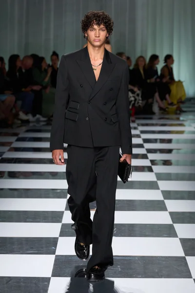 Look 65